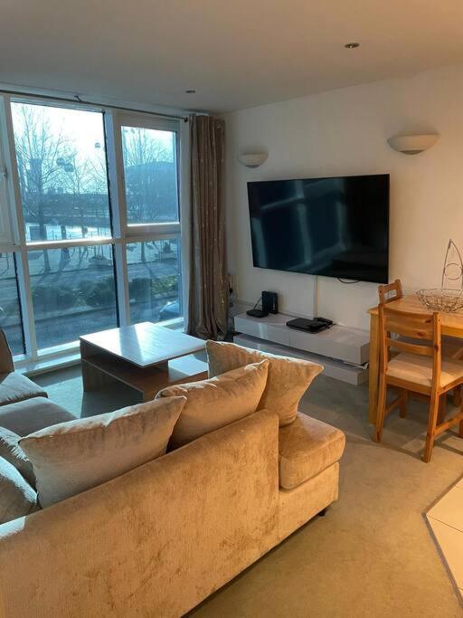 1 Bedroom Apartment Royal Docks London Bagian luar foto