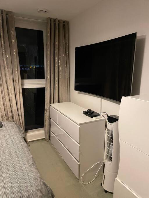 1 Bedroom Apartment Royal Docks London Bagian luar foto