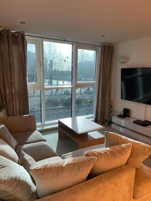 1 Bedroom Apartment Royal Docks London Bagian luar foto